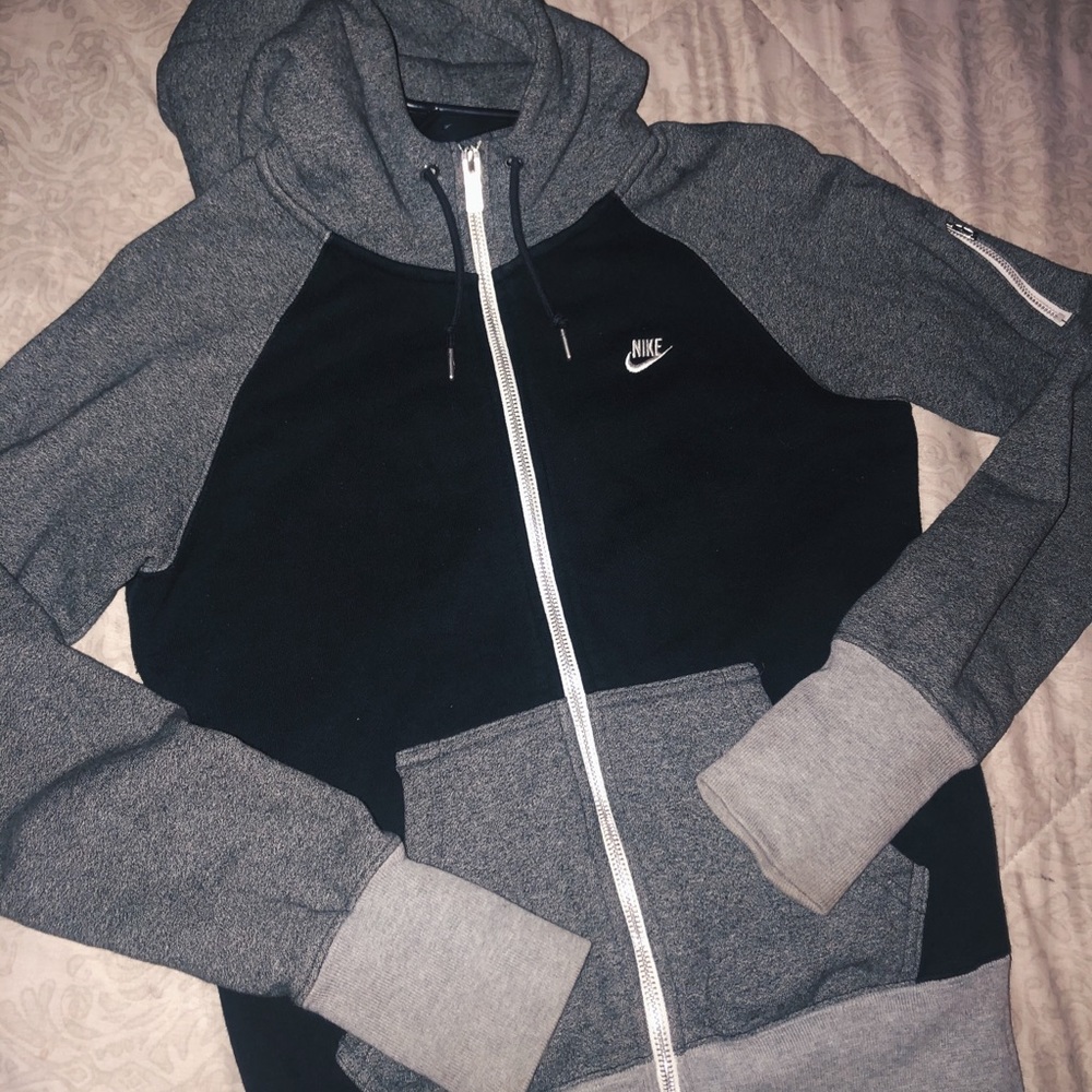 Grey Nike sweatshirt hoodie